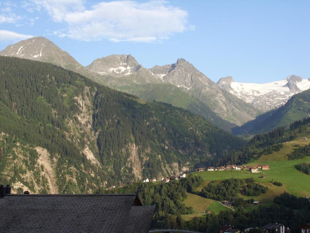 Hotel Pez Ault Disentis Eksteriør bilde
