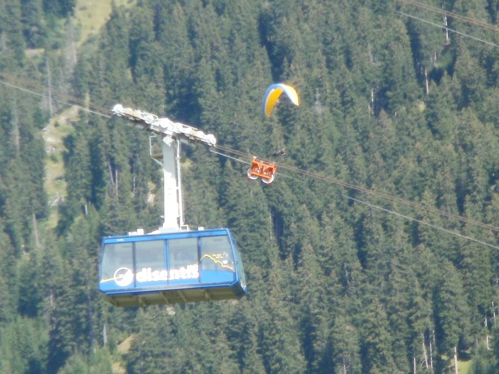 Hotel Pez Ault Disentis Eksteriør bilde
