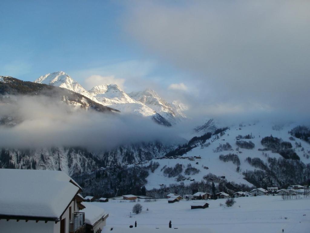 Hotel Pez Ault Disentis Eksteriør bilde